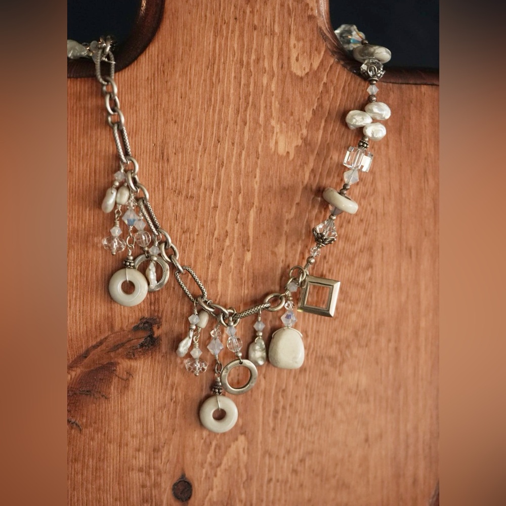 Tres Jolie, Luxury Vintage necklace